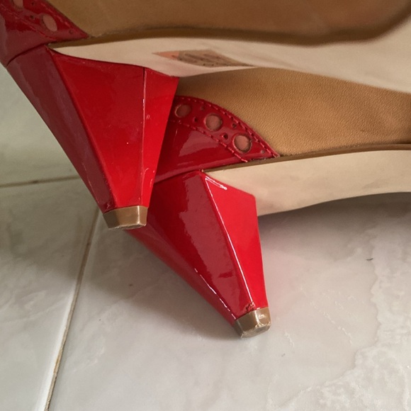 Vince Camuto leather peep toe heels - Picture 8 of 9
